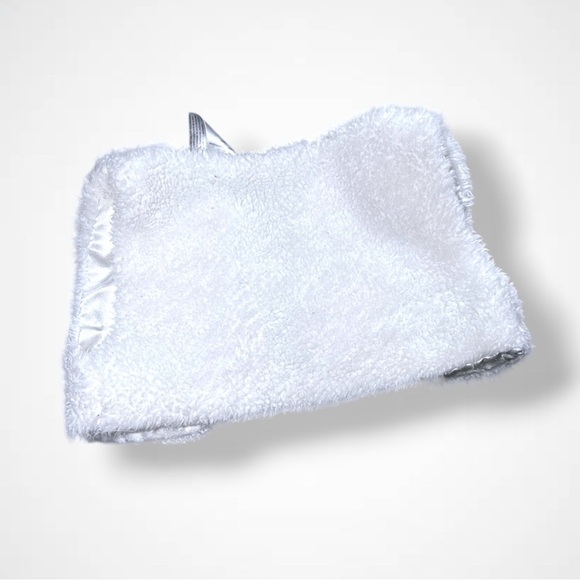 4/$20 Calvin Klein White Fuzzy Vest - Picture 2 of 4